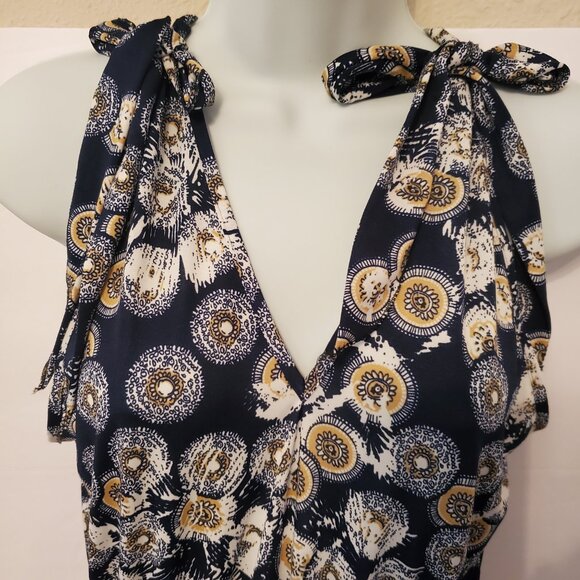 Jumpsuit Light weight, shoulder adjustable strap 65% Silk 35% polyester Size M. - Picture 3 of 13